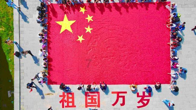 逃出平静乡村